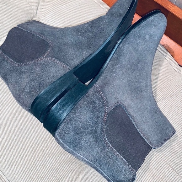 Urban Outfitters Ankle Suede Chukka Boots. - Picture 3 of 12